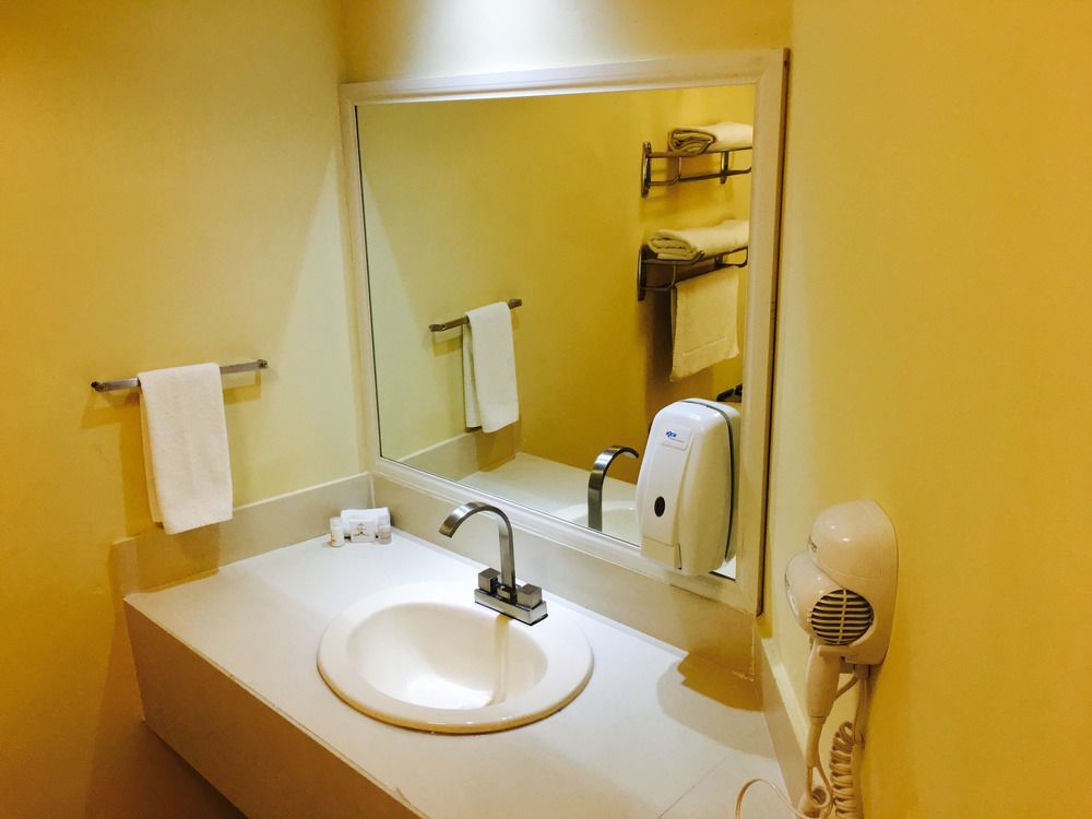 Hotel San Ignacio Inn Торреон Экстерьер фото